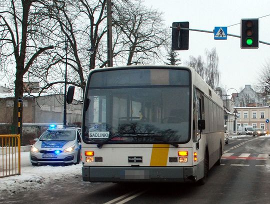 Dwa potrącenia na pasach, dwoje pieszych w szpitalu.