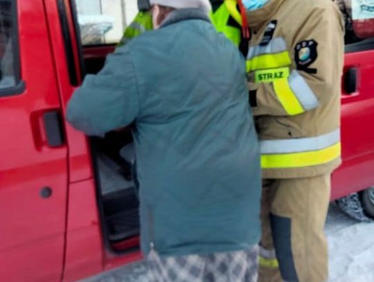 Strażacy z powiatu kwidzyńskiego pomagają dotrzeć do punktów szczepień osobom, które nie mogą do nich dojechać we własnym zakresie.