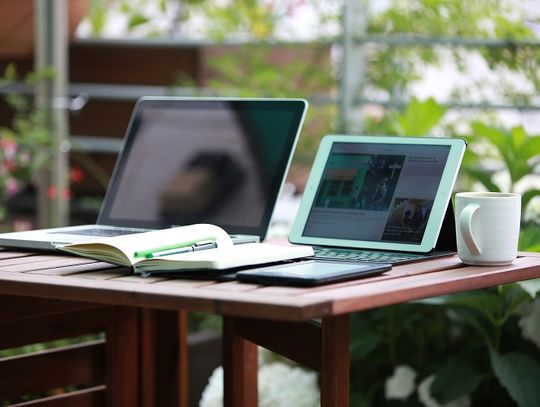 Tanie laptopy – co można znaleźć w sklepach