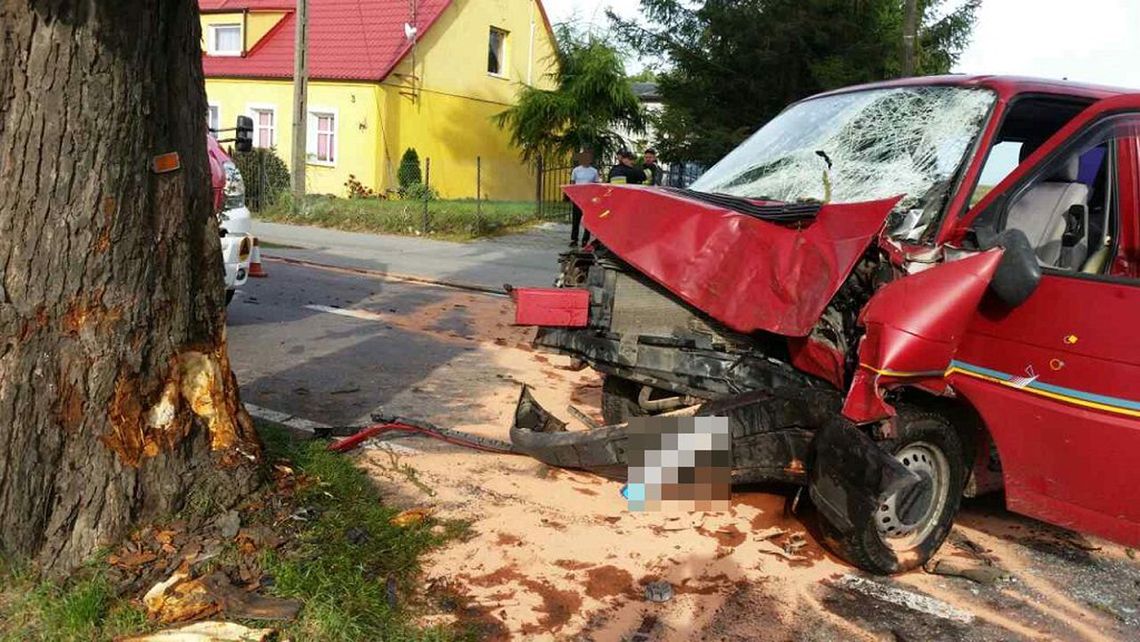 Kwidzyn – tragiczny wypadek na K-55, samochód uderzył w drzewo