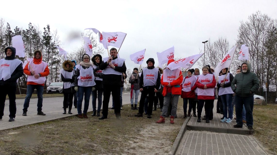 Pikieta Solidarności przed zakładem Plati w Kwidzynie