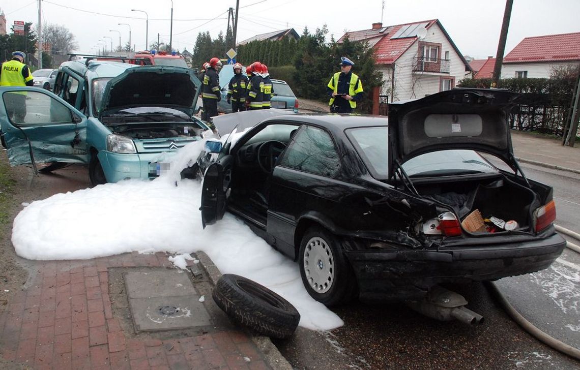 Wypadek na Warszawskiej. 4 samochody rozbite